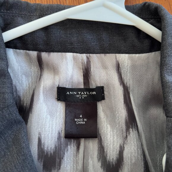 Ann Taylor Women's 2PC Suit - Blazer and Pencil Skirt - Picture 5 of 8